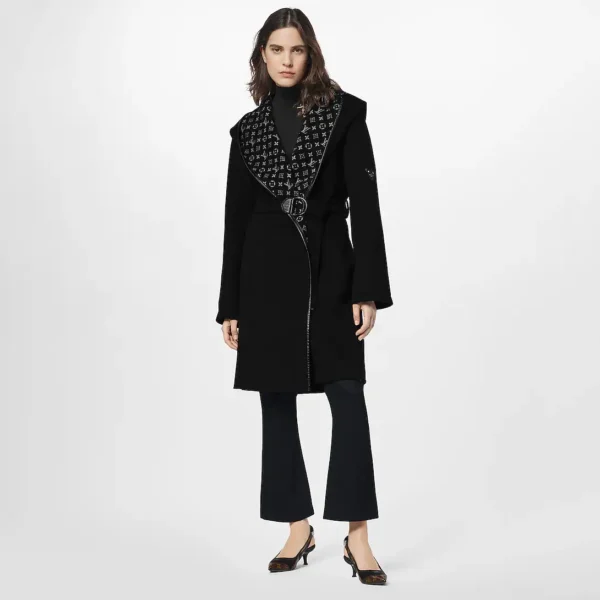 Double-faced double-breasted coat with a hood and belt. - Image 2