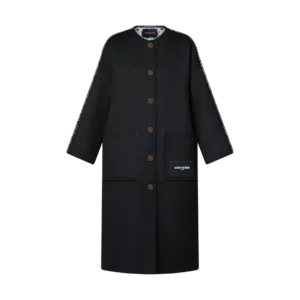 Double-faced coat with scalloped stitching