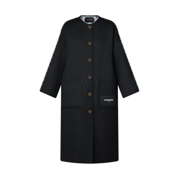 Double-faced coat with scalloped stitching